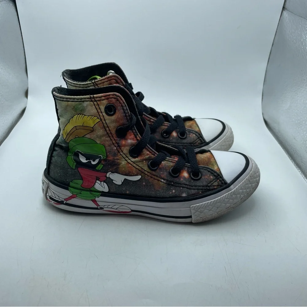 Converse X Looney Tunes High-Top Sneakers boys size 11C